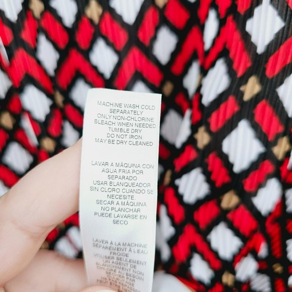 Chicos Top Geometric Patterned Cold Shoulder 1 M 8 Red Black Sheer Raglan Sleeve - Picture 11 of 16